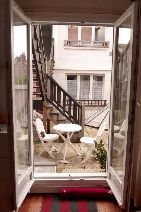 Agreable Appartement Dans Le Vieux Trouville Exterior photo