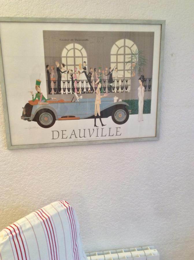Agreable Appartement Dans Le Vieux Trouville Exterior photo